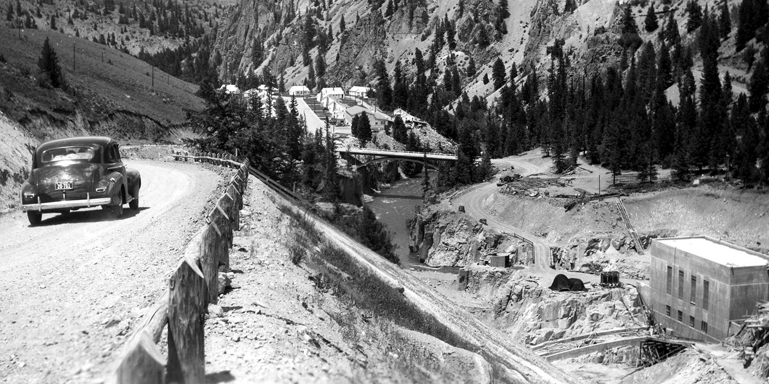 Black and white photo of Green Mountain Dam construction