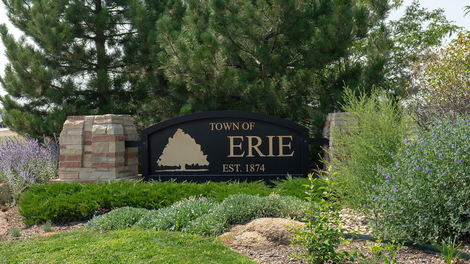 Welcome To Erie Sign