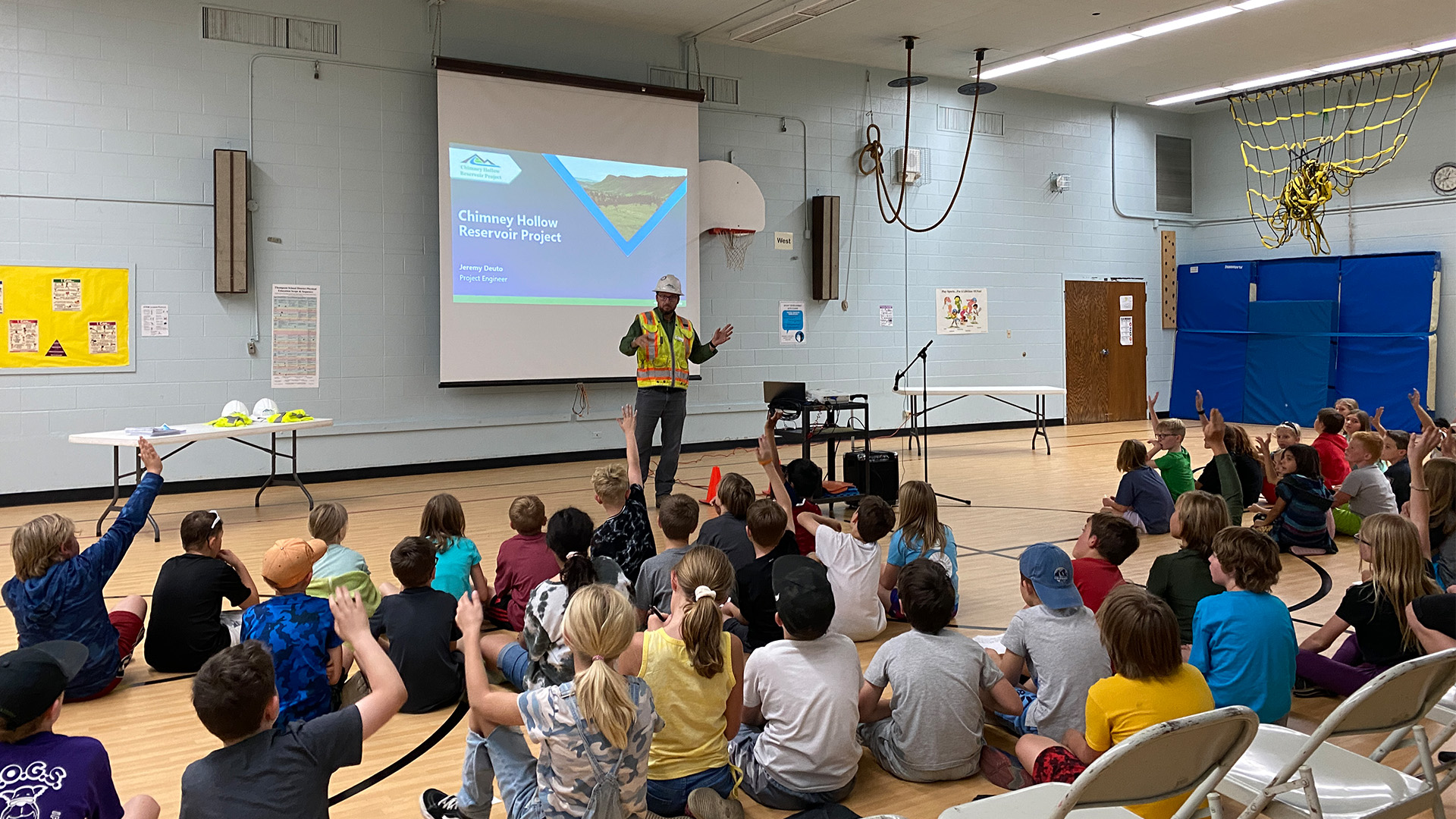 Jeremy Deuto presenting about Chimney Hollow at local elementary school.