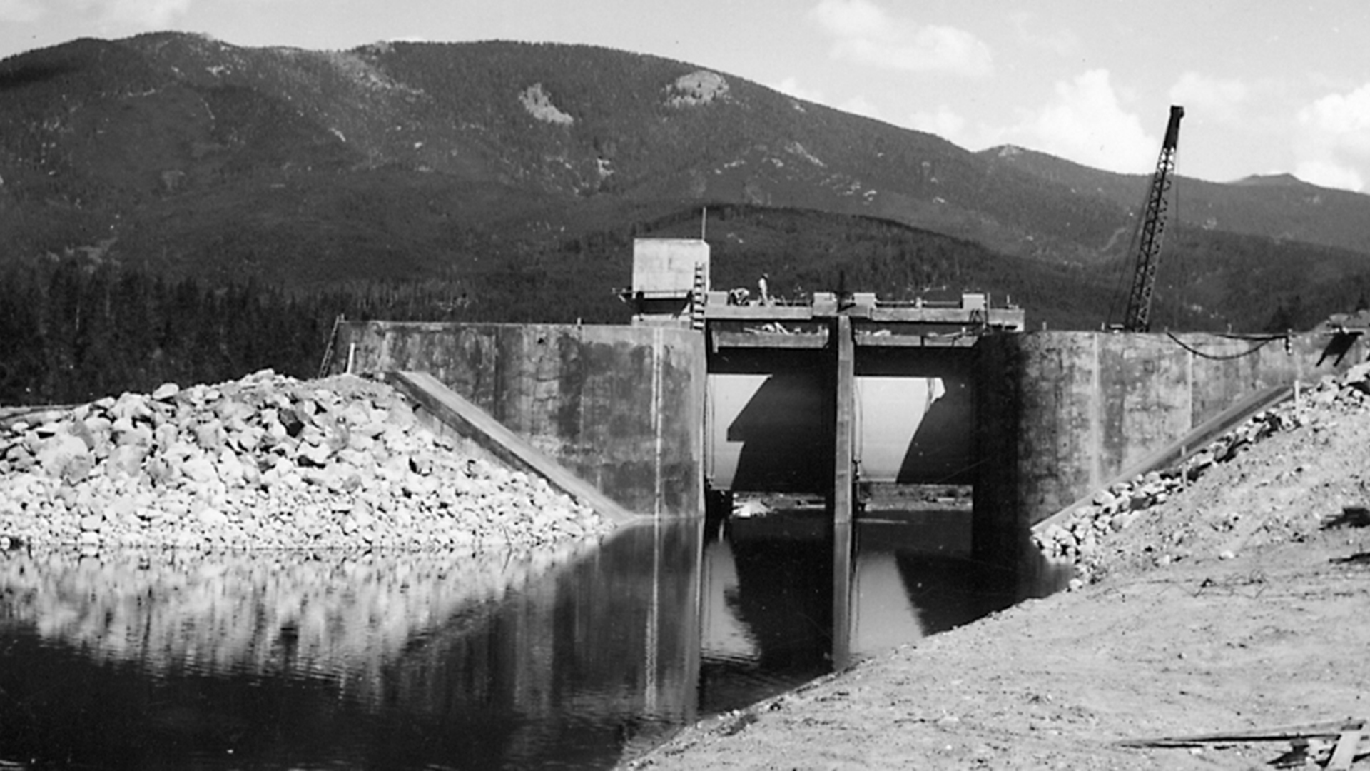 Construction on the Shadow Mountain Dam.
