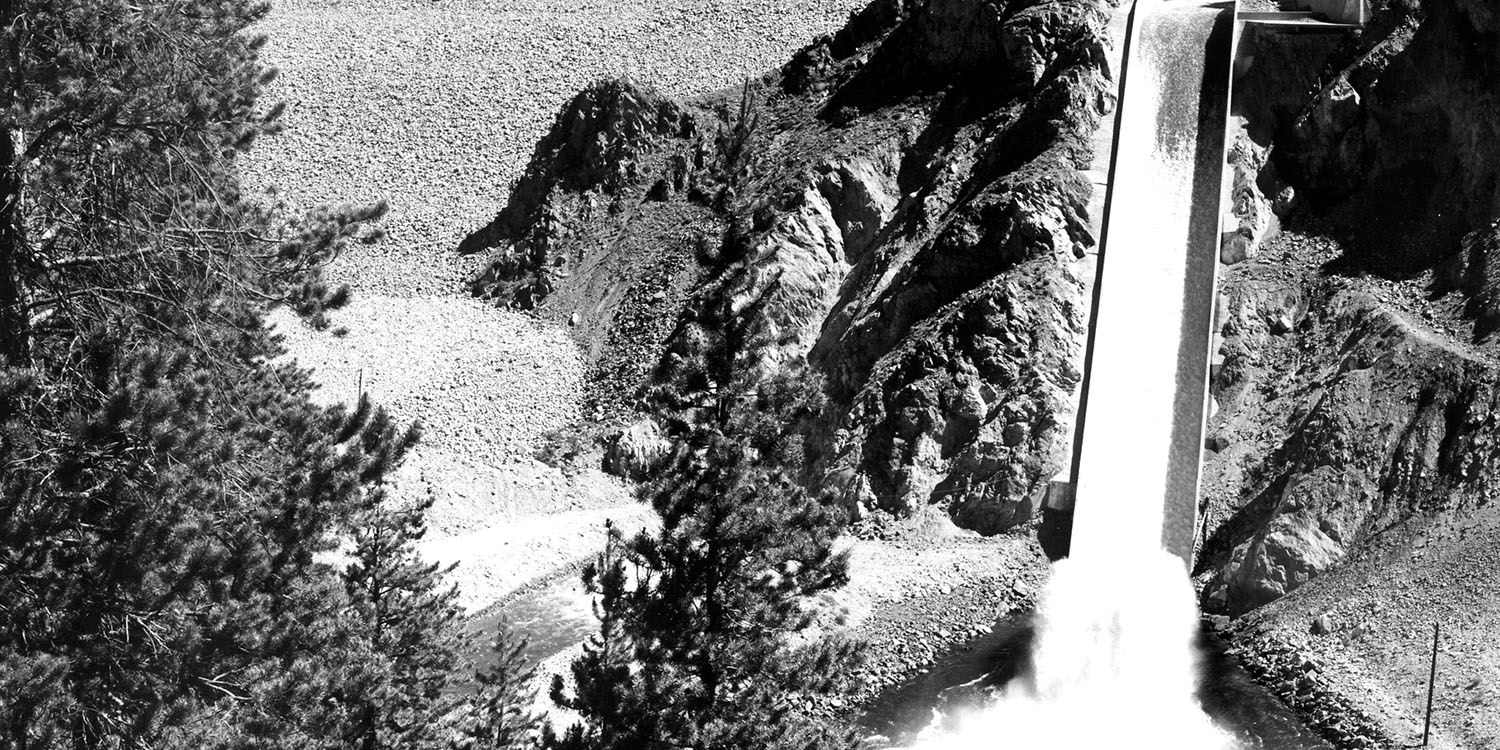 Black and white photo of Lake Granby spillway