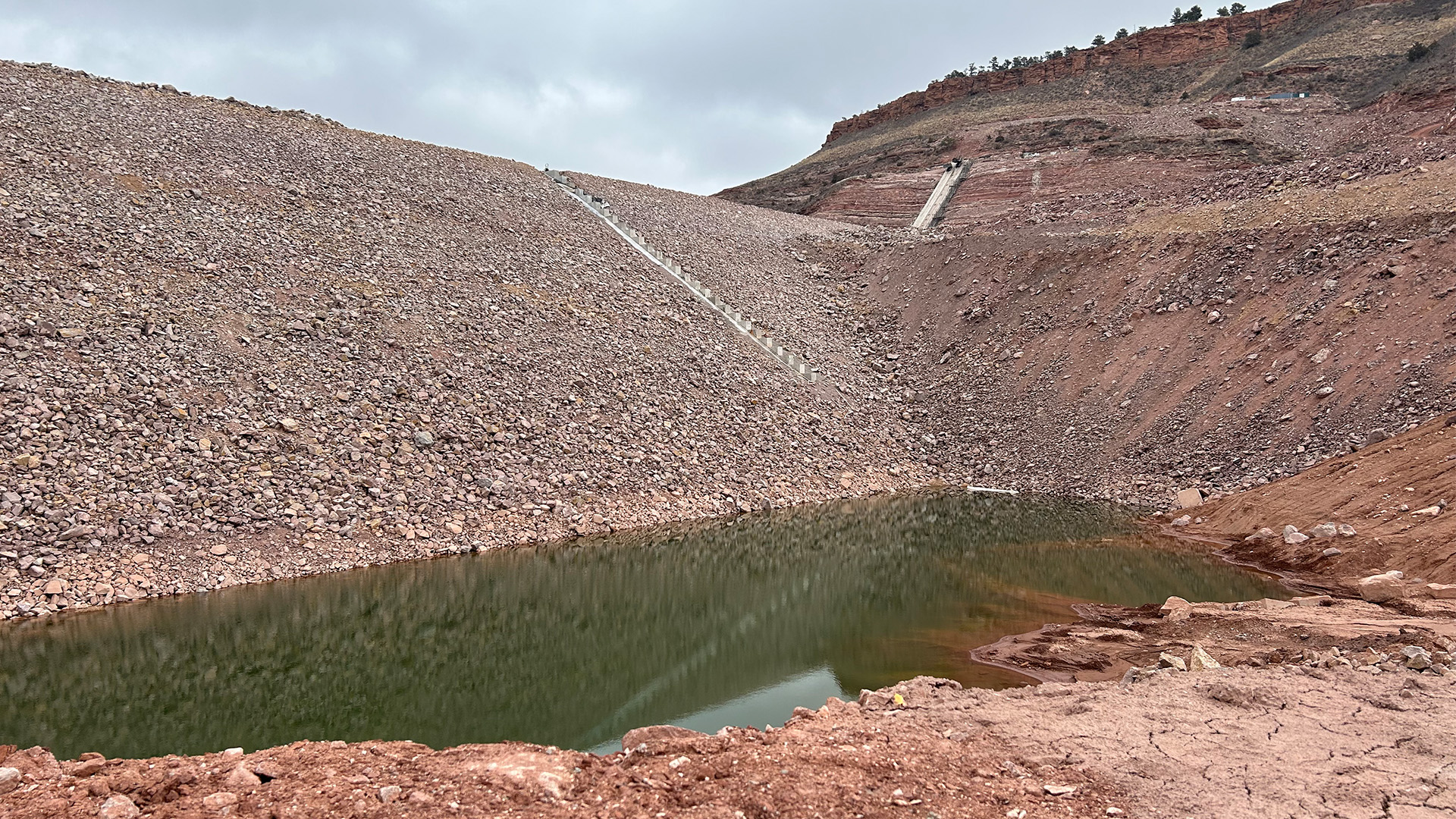 Staff gauge on the main dam at Chimney Hollow