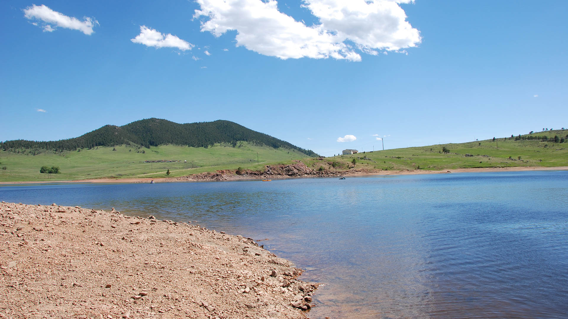 View of Pinewood Reservoir from the shore