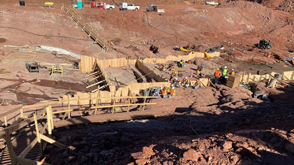Crews preparing to place dental concrete for main dam foundation