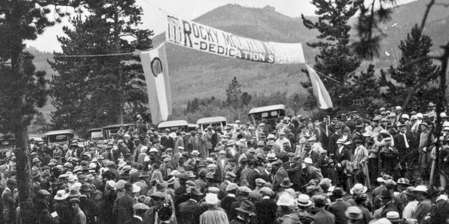 Black and white photo of people gathered for the Rocky Mountain National Park dedication