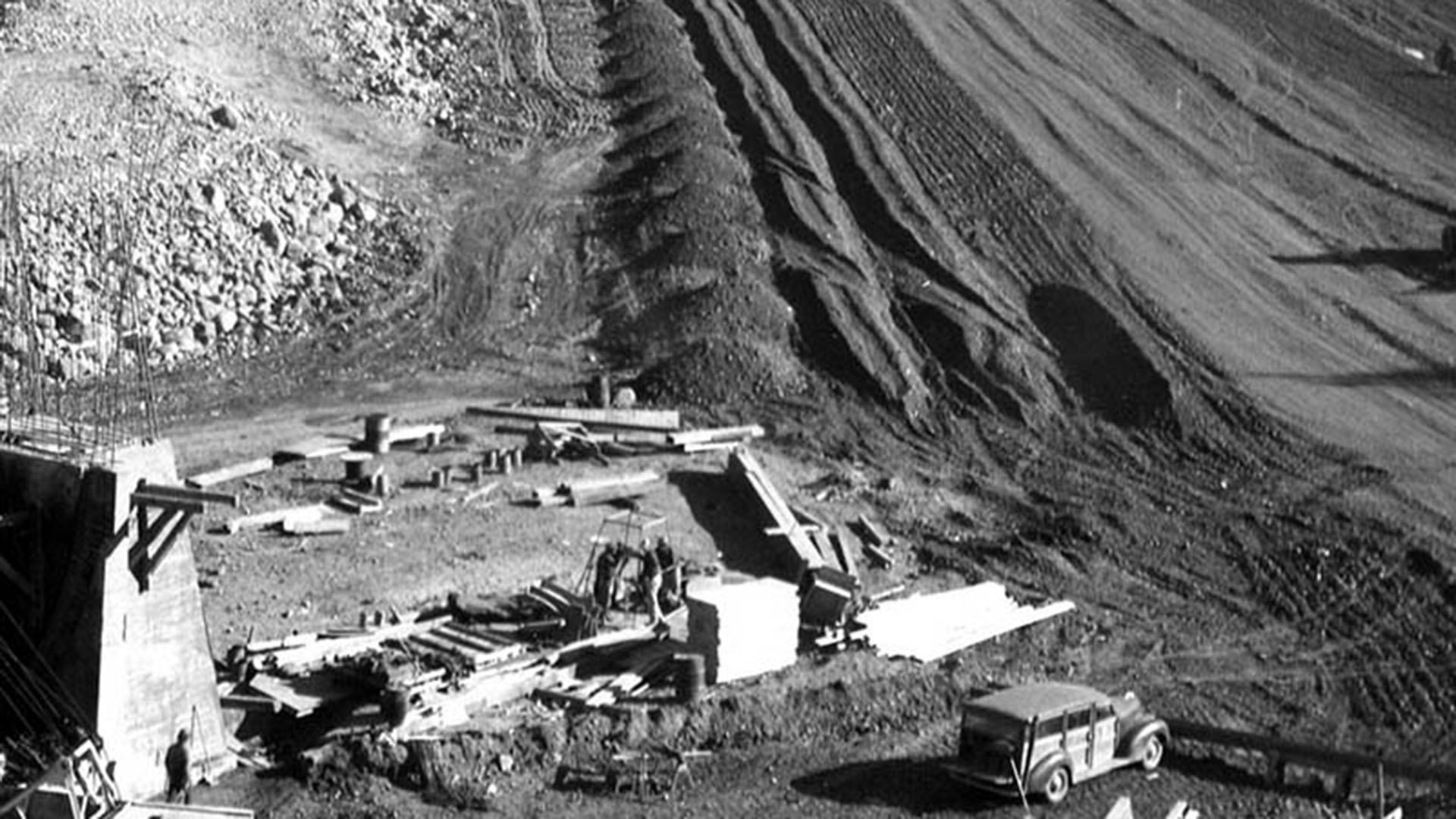 Crews work on the foundation of Green Mountain Dam on June 22, 1942.