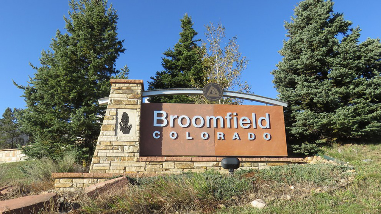 Welcome to Broomfield sign.
